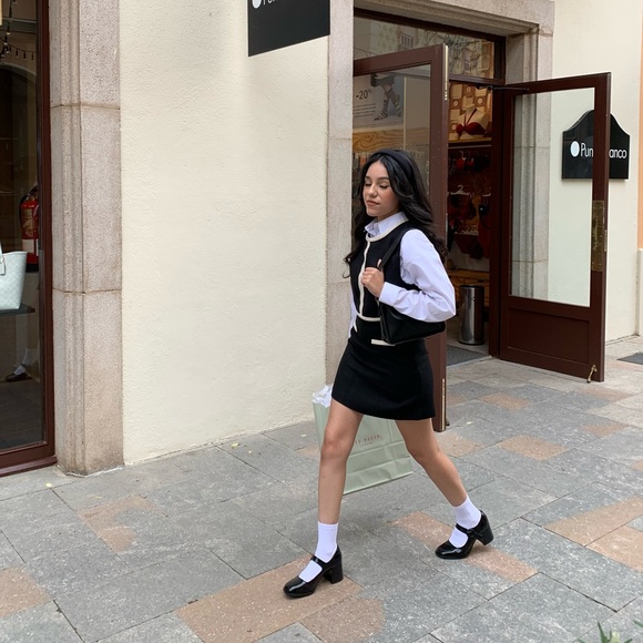 Black and creme vest + skirt set - Picture 4 of 4